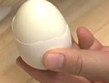 ゆで卵の殻を綺麗にむく